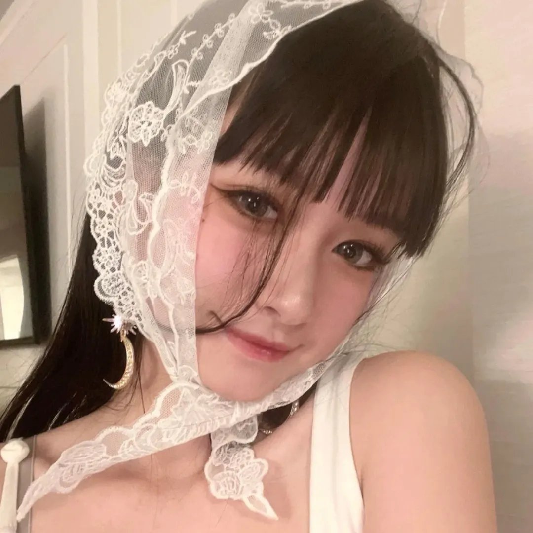 拥抱星星的月亮